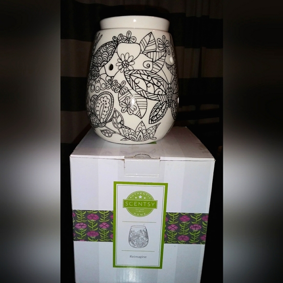 Reimagine Scentsy NIB Butterfly/Floral Pattern *Perfect* - Picture 9 of 9